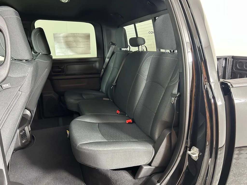 New 2026 Diamond Black Crystal Pearl-Coat Exterior Paint RAM Tradesman image 11