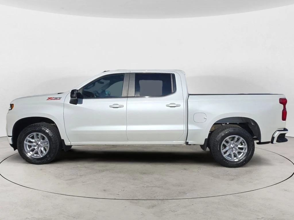 Used 2019 Beige Chevrolet RST image 2