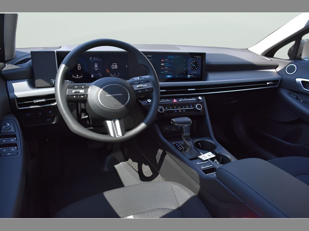 Used 2025 Portofino Gray Hyundai SE image 12