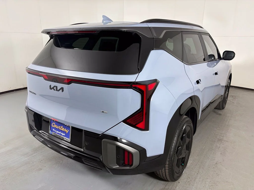 New 2027 Pale Gray Kia X-Line S image 8