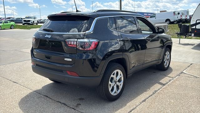 Used 2025 Diamond Black Jeep Latitude image 14