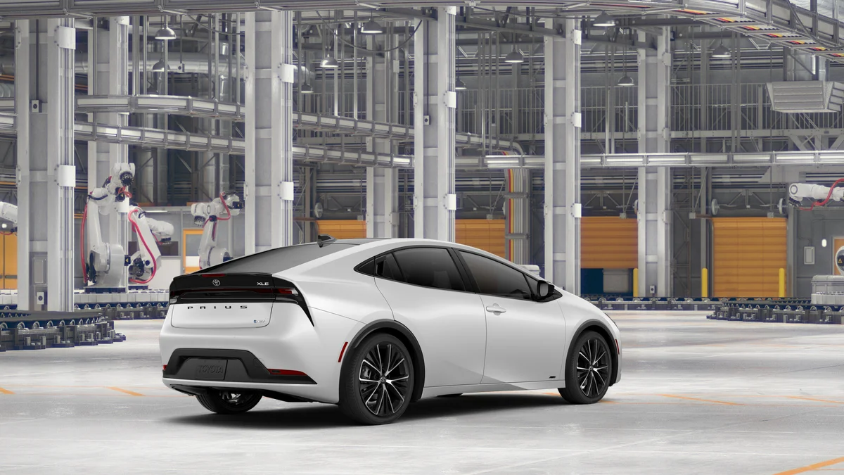 New 2027 Wind Chill Pearl Toyota XLE AWD image 10