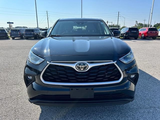 Used 2021 Black Toyota LE image 9