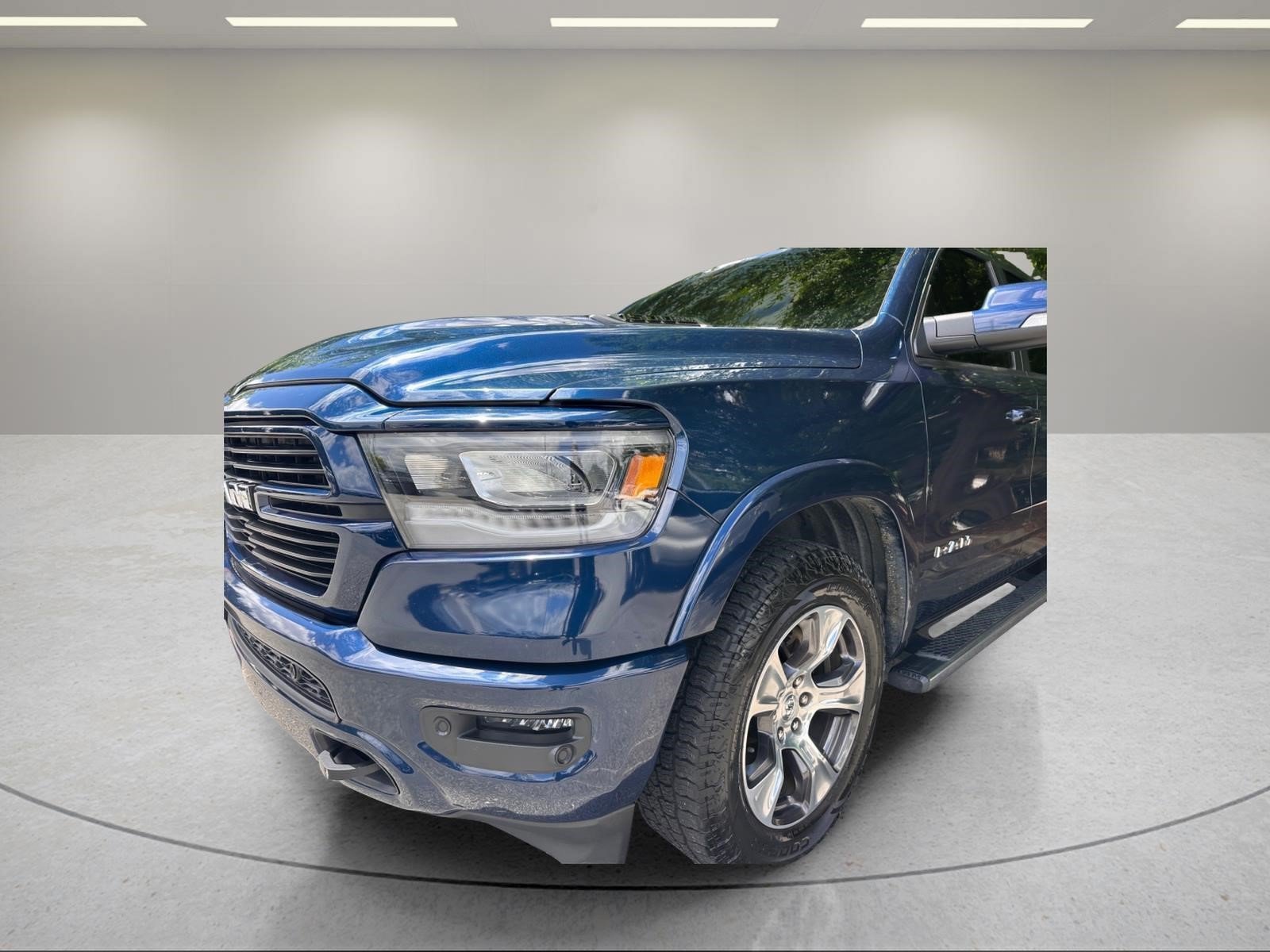 Used 2022 Patriot Blue Pearlcoat Ram Laramie image 21