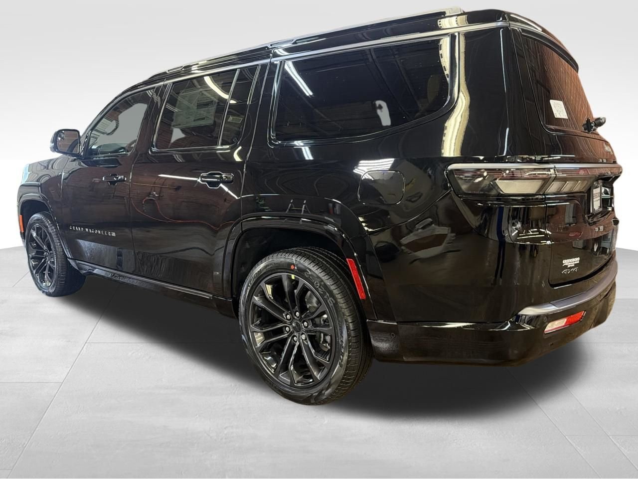 New 2026 High Gloss Black Exterior Paint Jeep Summit Reserve image 3