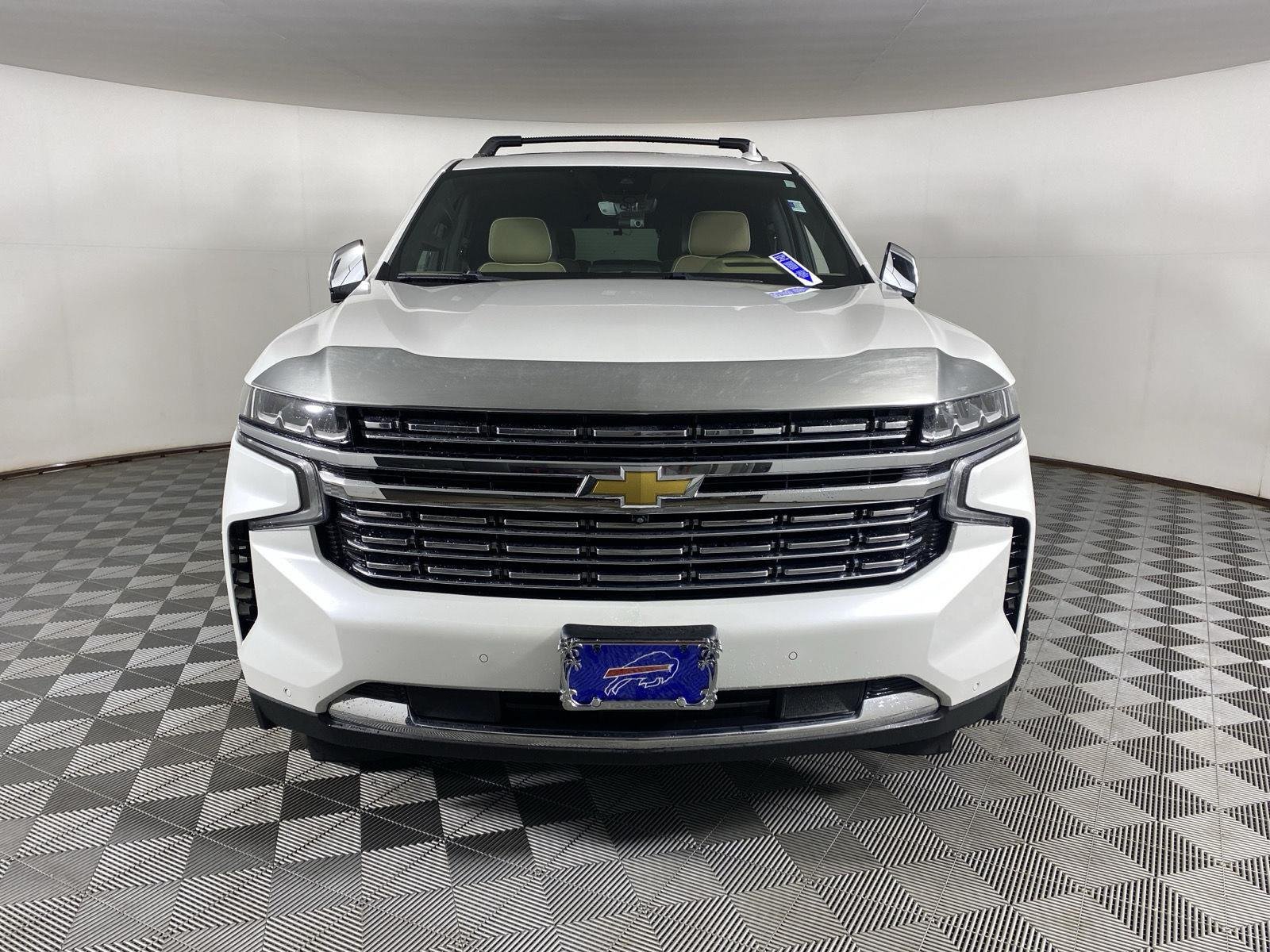 Used 2023 Iridescent Pearl Tricoat Chevrolet Premier image 2