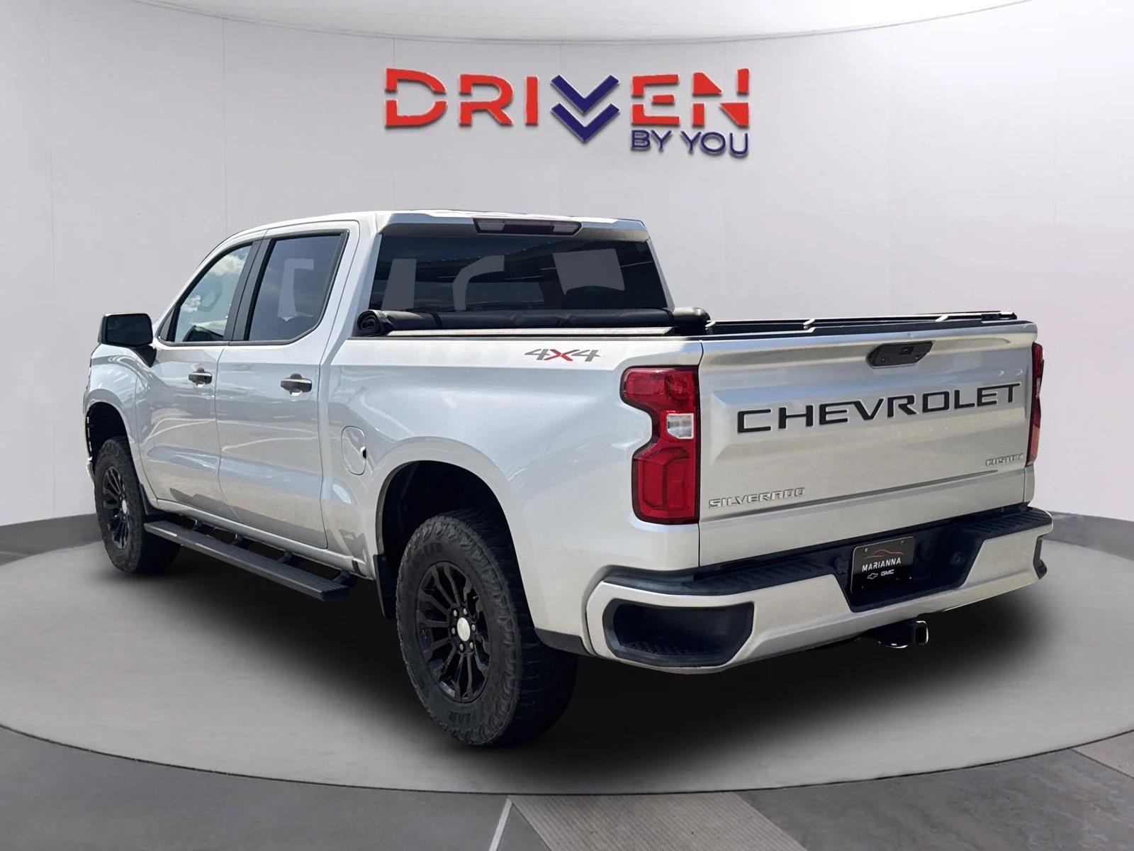 Used 2022 SILVER ICE METALLIC Chevrolet Custom image 6