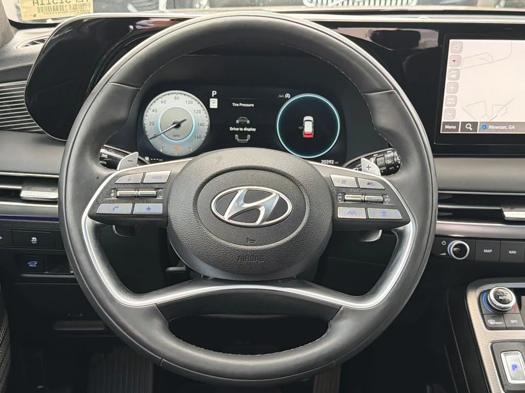 Used 2025 Red Hyundai Calligraphy image 24