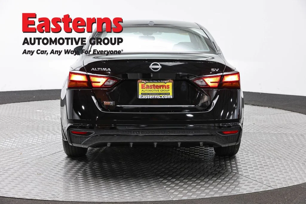 Used 2023 Black Nissan 2.5 SV image 6