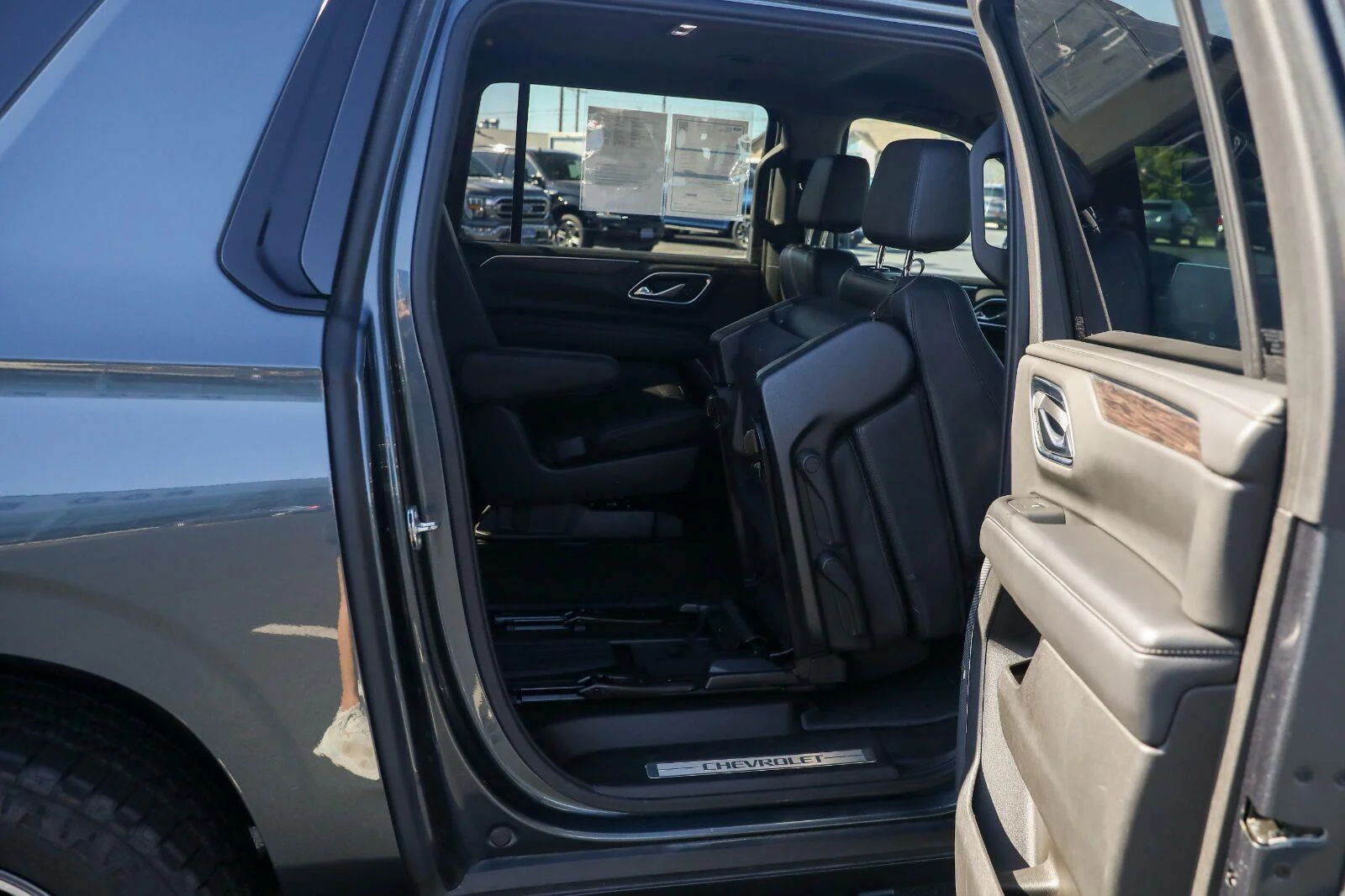 Used 2021 Shadow Gray Metallic Chevrolet Z71 image 36