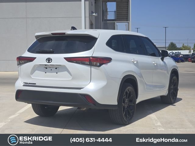 Used 2022 Beige Toyota L image 7