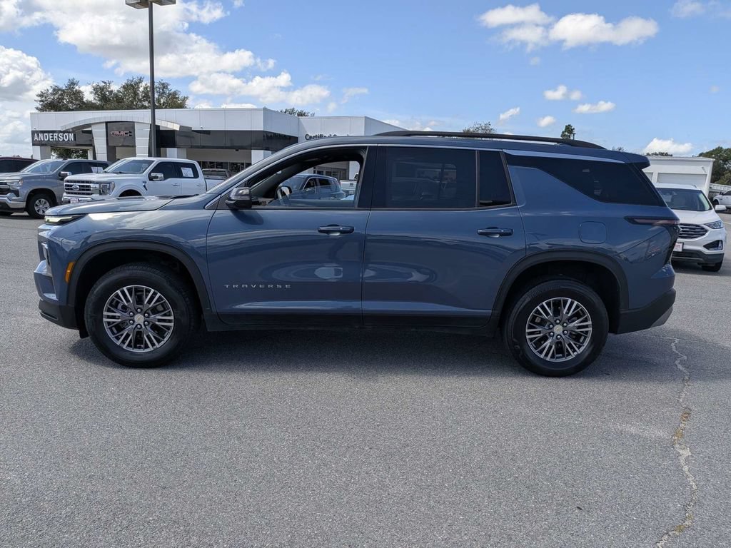 Used 2025 Lakeshore Blue Metallic Chevrolet LT image 8