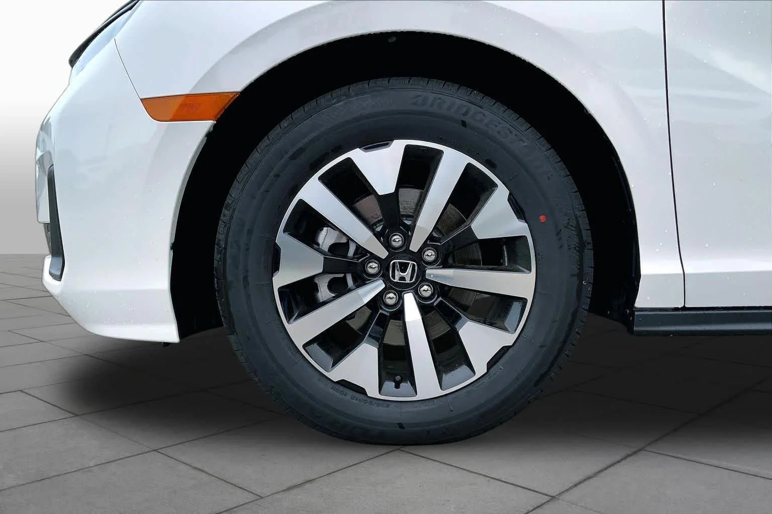 New 2026 Platinum White Pearl Honda EX-L image 17