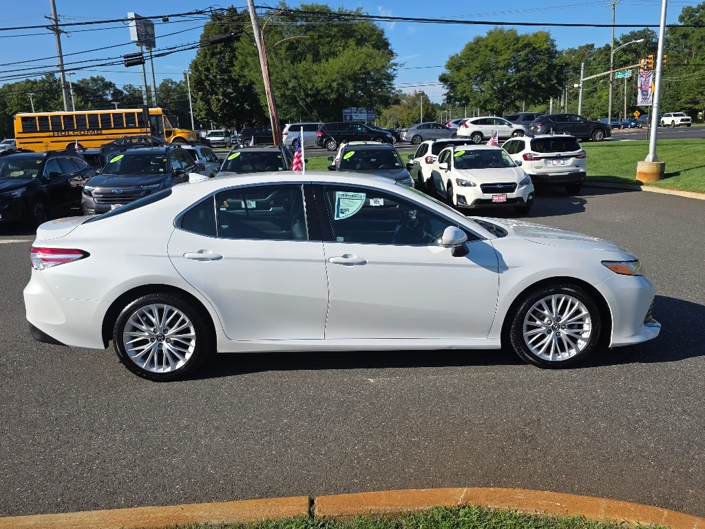 2018 Toyota Camry XLE - Photo 18