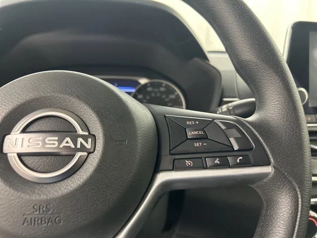 Used 2023 White Nissan 2.5 SV image 13
