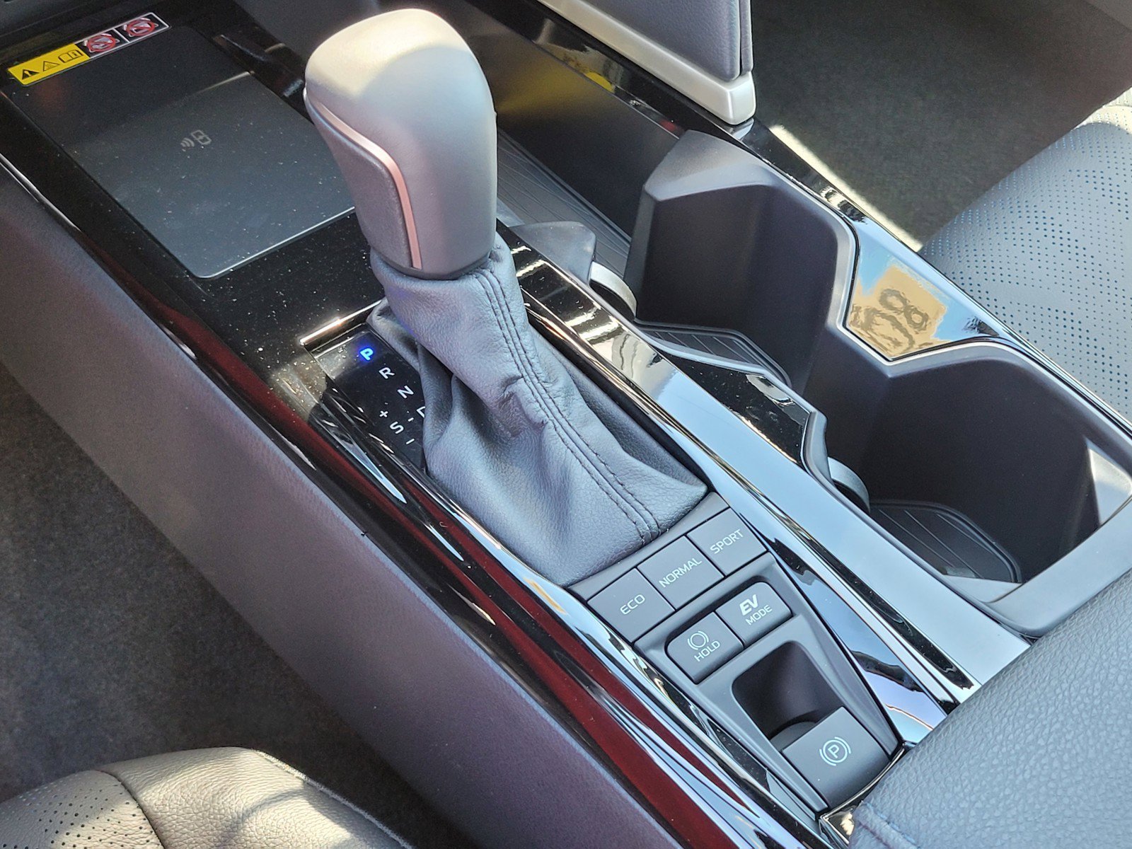 New 2026 Wind Chill Pearl <sup>1</sup> Toyota  XSE image 10