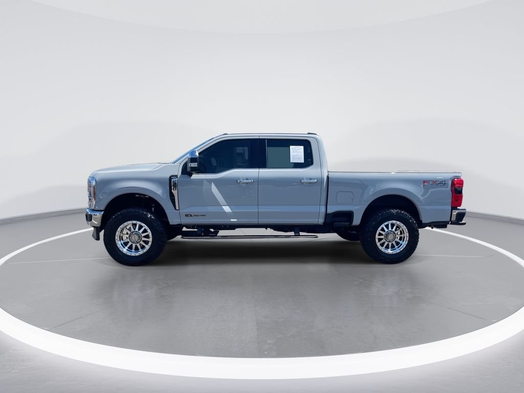 Used 2025 White Ford Lariat image 5