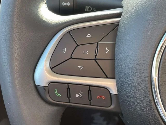 Used 2020 Gray Clearcoat Jeep Latitude image 20