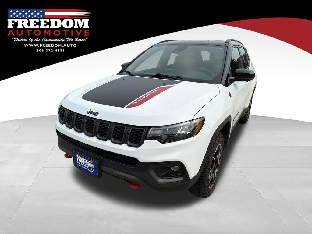 Used 2025 White Jeep Trailhawk image 1
