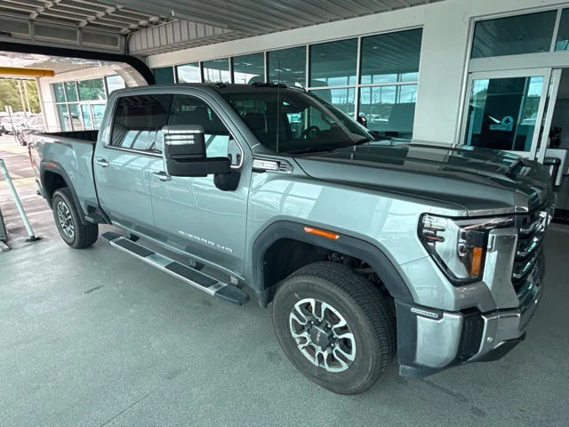 Used 2025 Sterling Metallic GMC SLT image 4