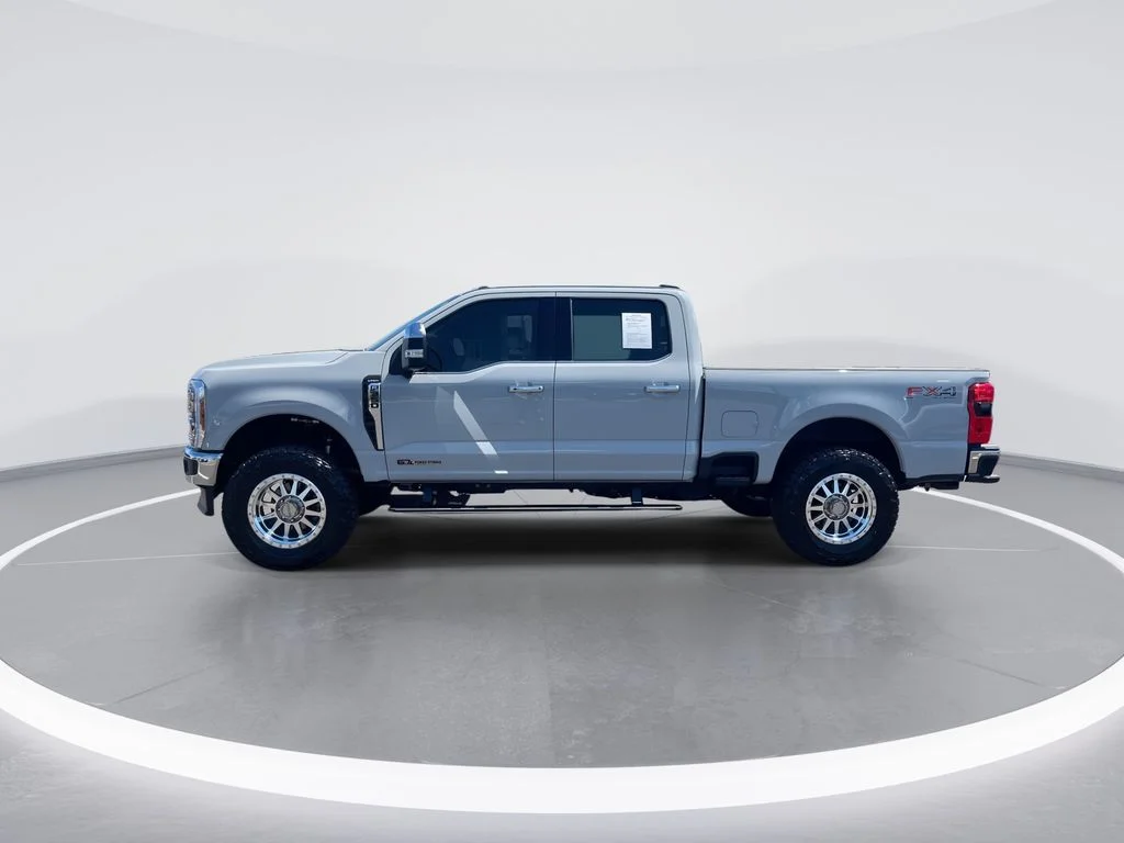 Used 2025 White Ford Lariat image 5
