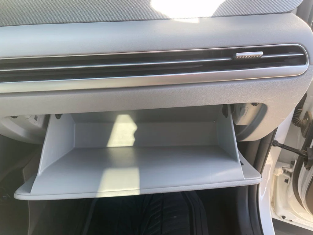 Used 2025 Hyper White Hyundai SEL image 35