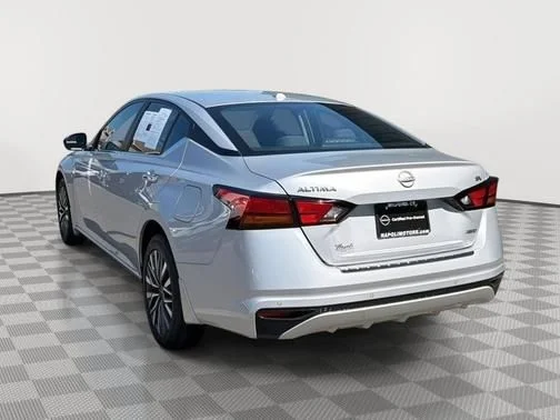 Certified Used 2023 Silver Nissan 2.5 SV image 5