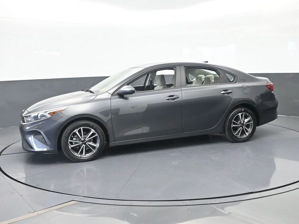 Used 2023 Gravity Gray Kia LXS image 2