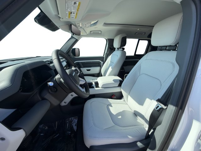 New 2026 Fuji White Land Rover S image 10