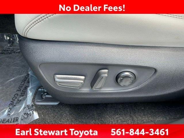 Certified Used 2024 WIND CHILL PEARL Toyota  image 30