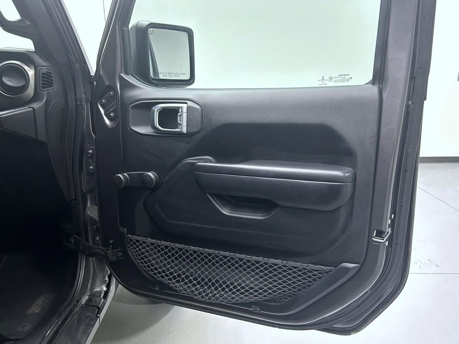 Used 2018 Gray Jeep Unlimited Sport image 16
