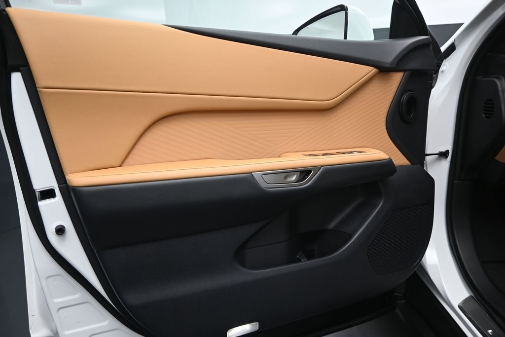 New 2026 Ultra White Lexus ES 350e PREMIUM image 11