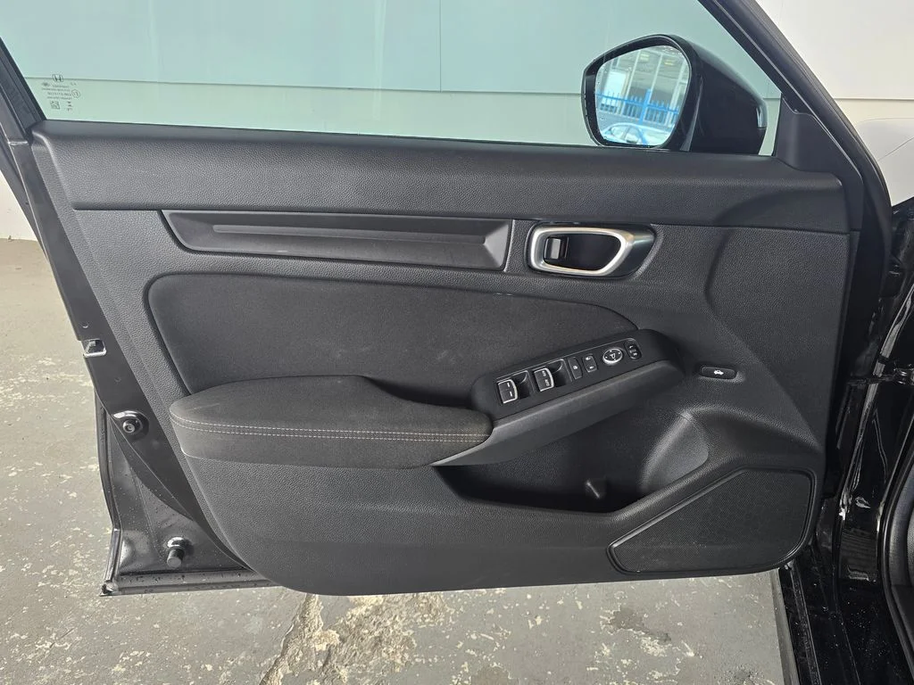 Used 2024  Honda LX image 8