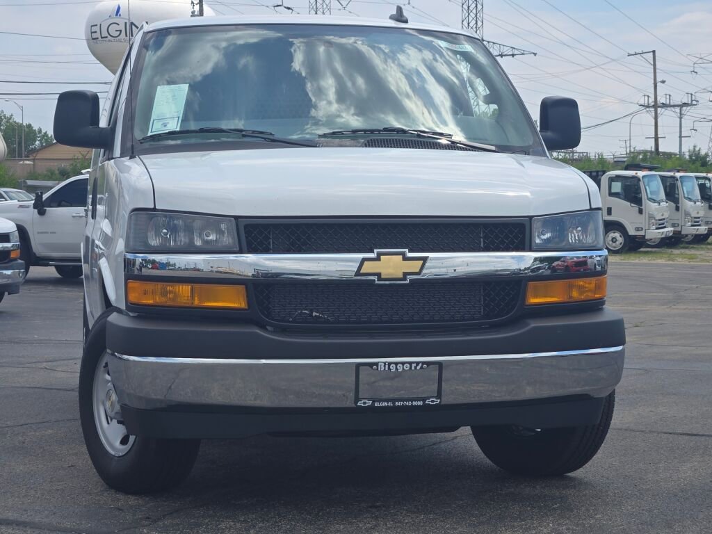 2025 Chevrolet Express Cargo Work Van - Photo 3
