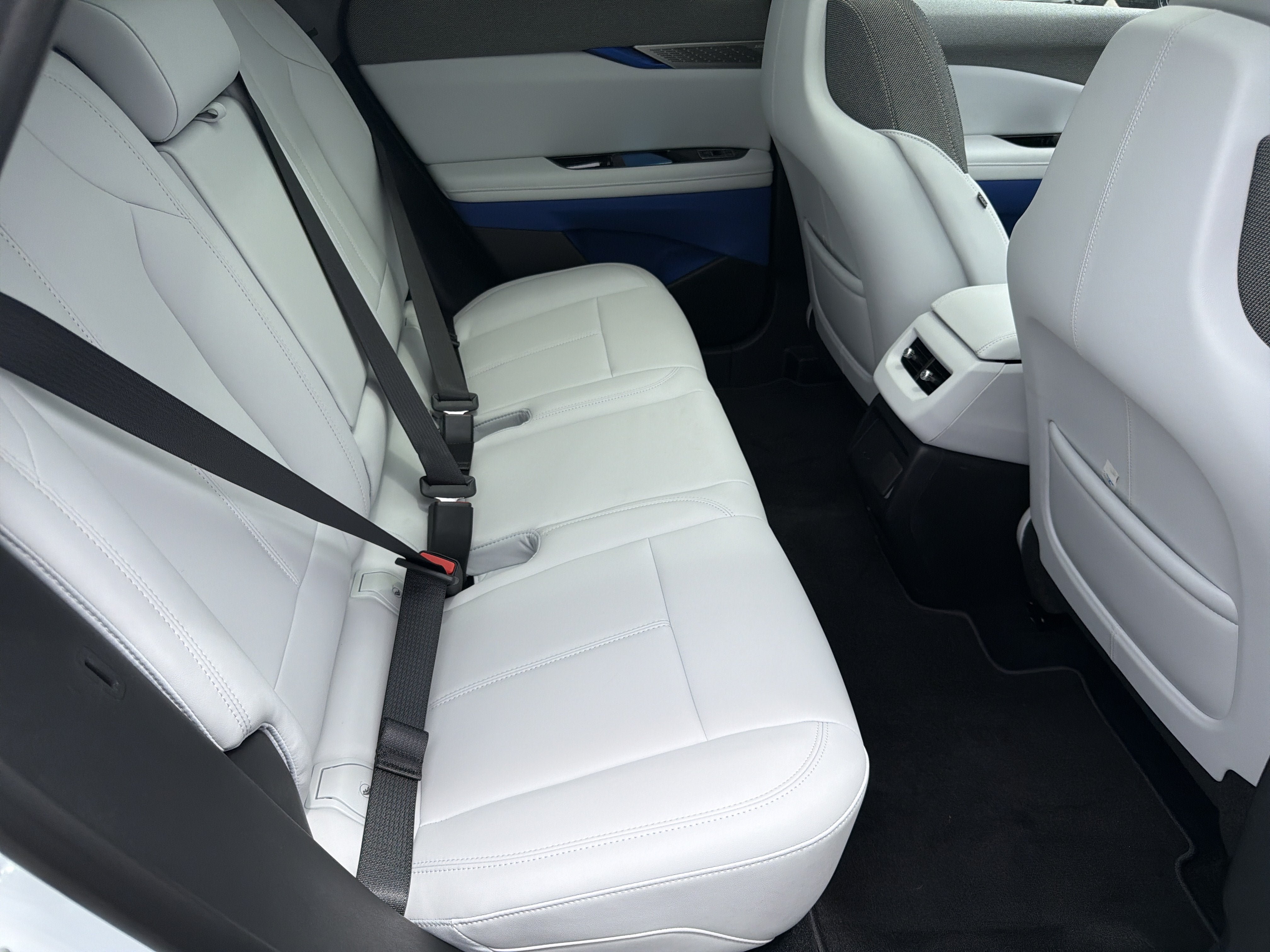 2026 Cadillac OPTIQ Luxury - Photo 69