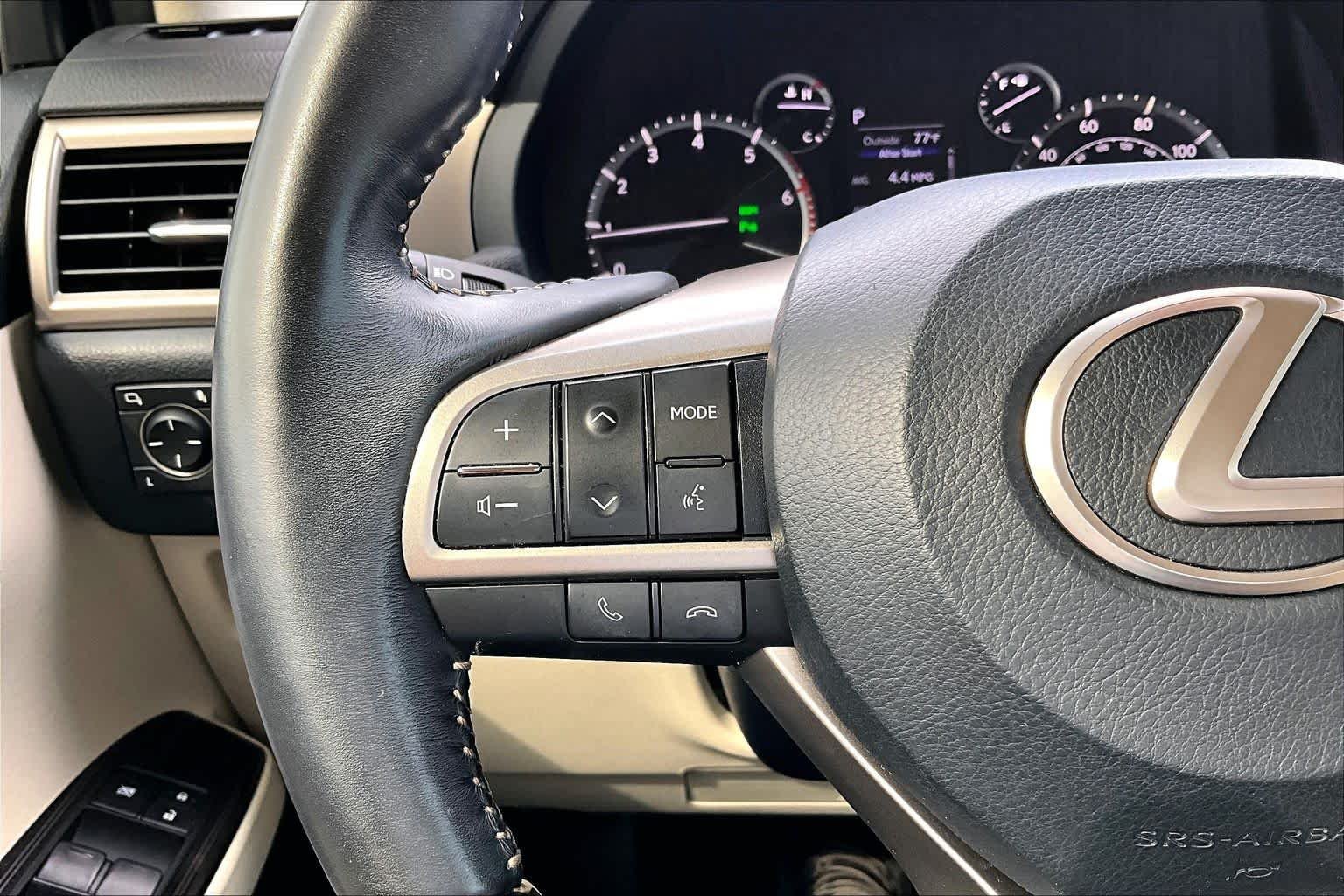 Used 2020 Starfire Pearl Lexus Luxury image 24