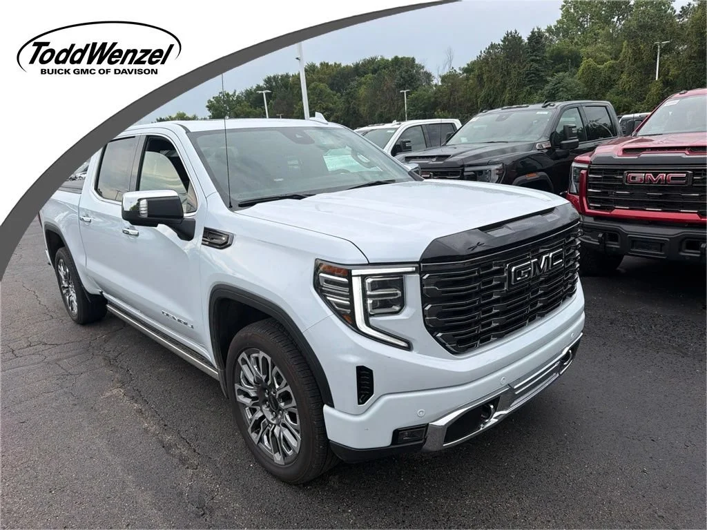 Used 2026 Glacier White Tricoat GMC Denali Ultimate image 1