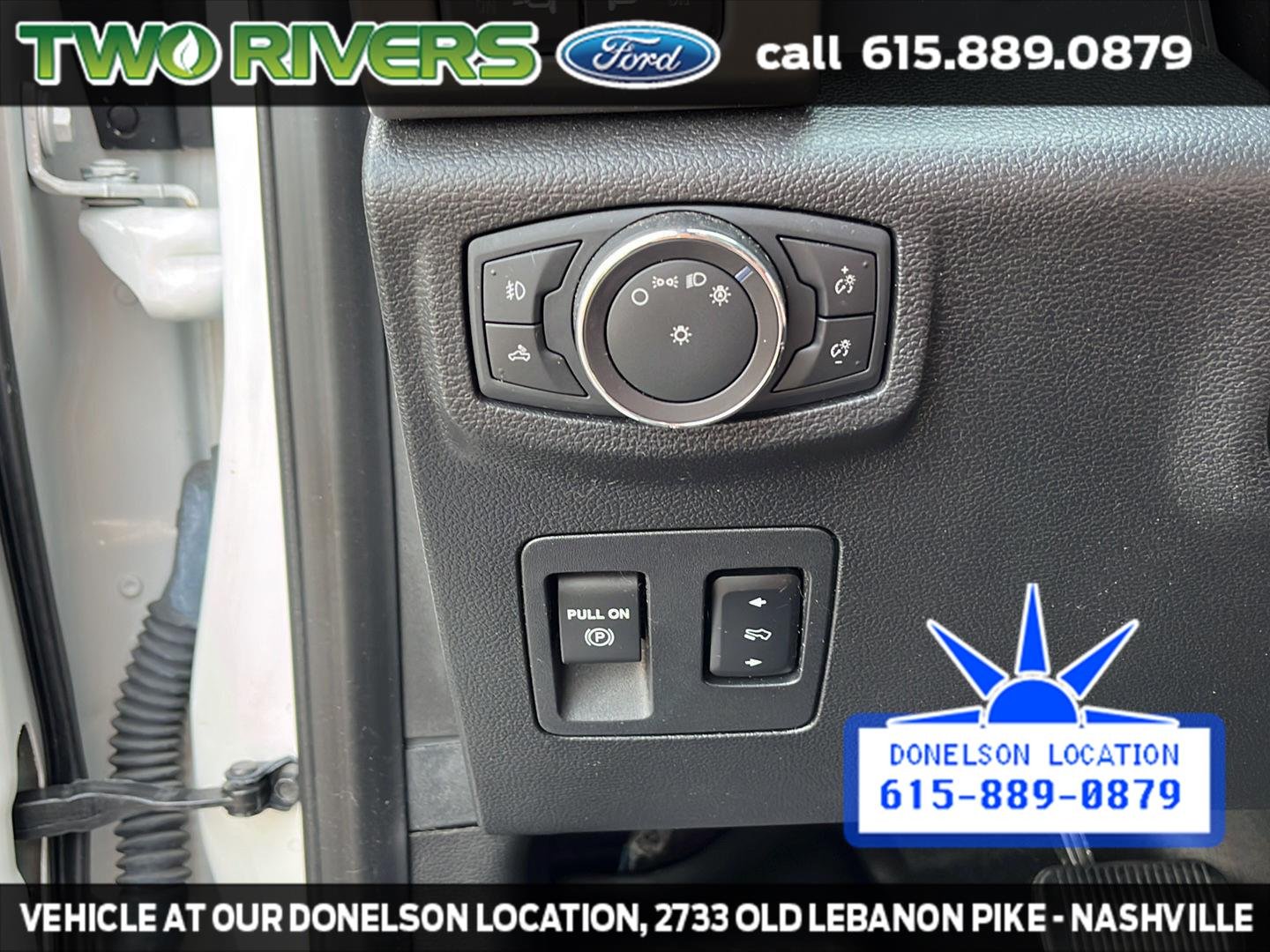 Used 2018 White Platinum Tri-Coat Metallic Ford Platinum image 28