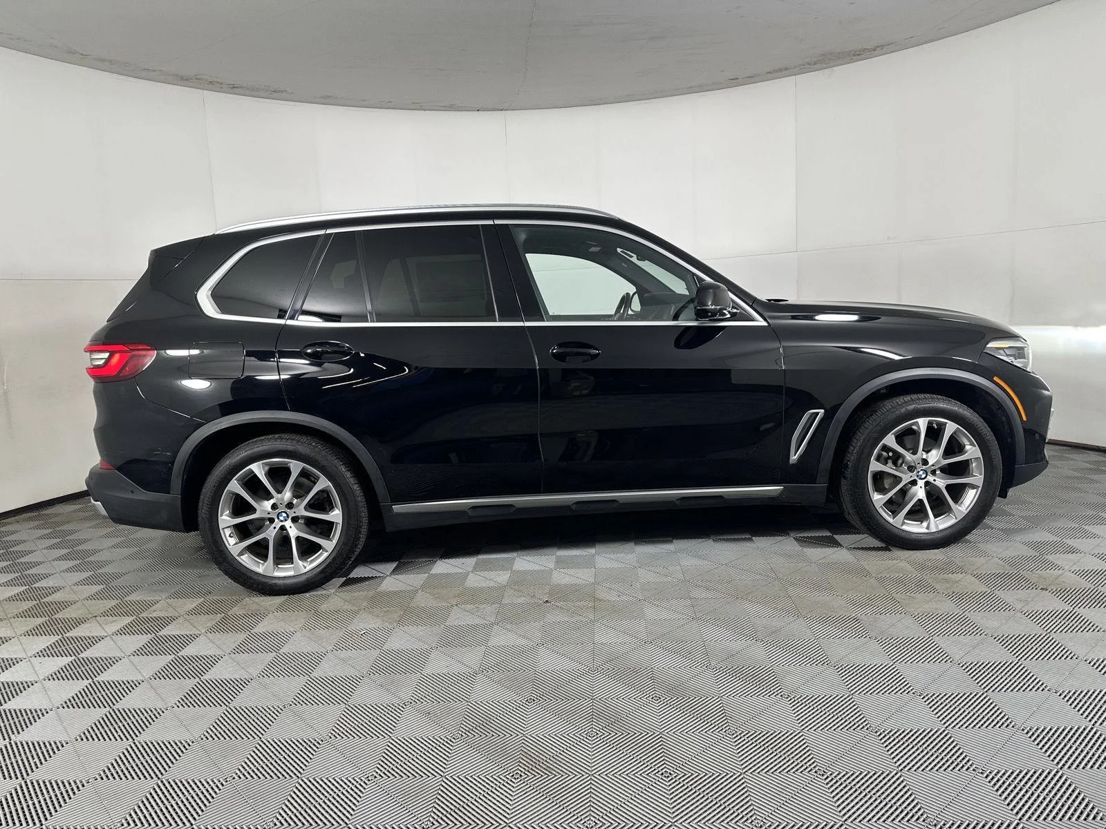 Used 2020 Jet Black BMW xDrive40i image 12