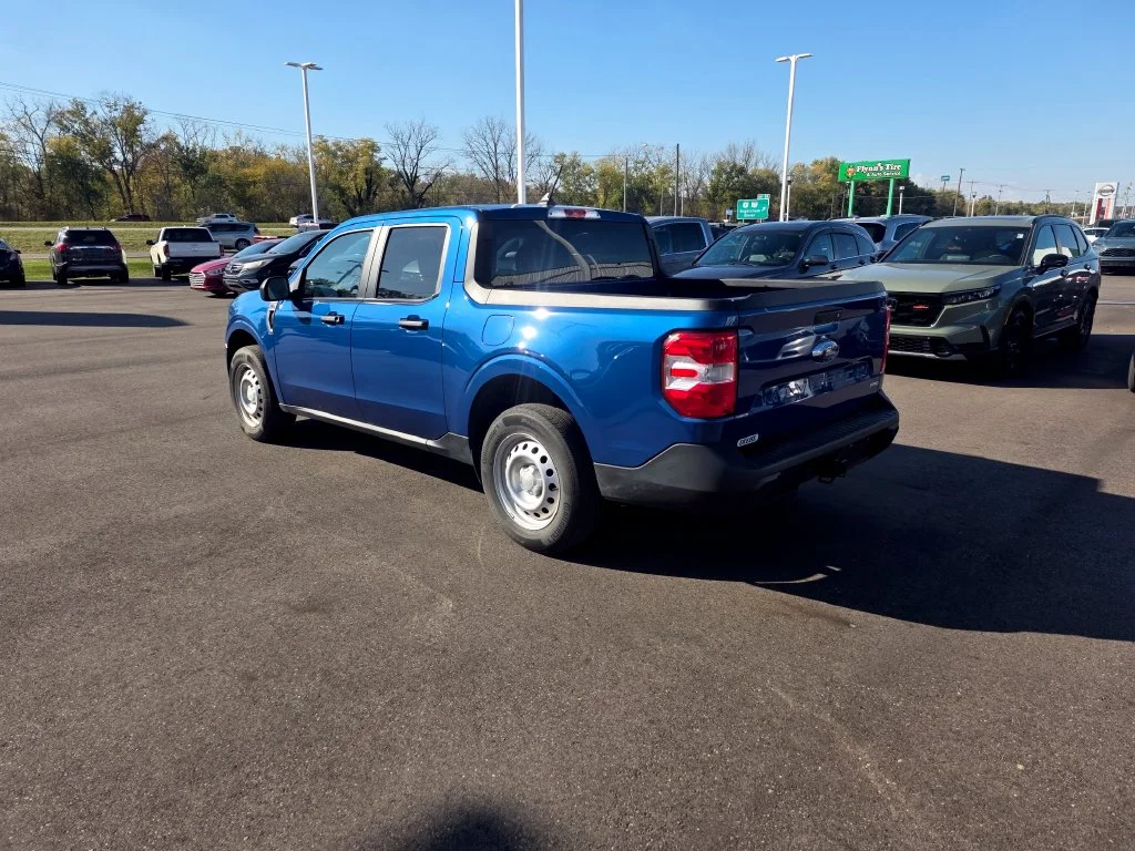Used 2024 Blue Metallic Ford XL image 5