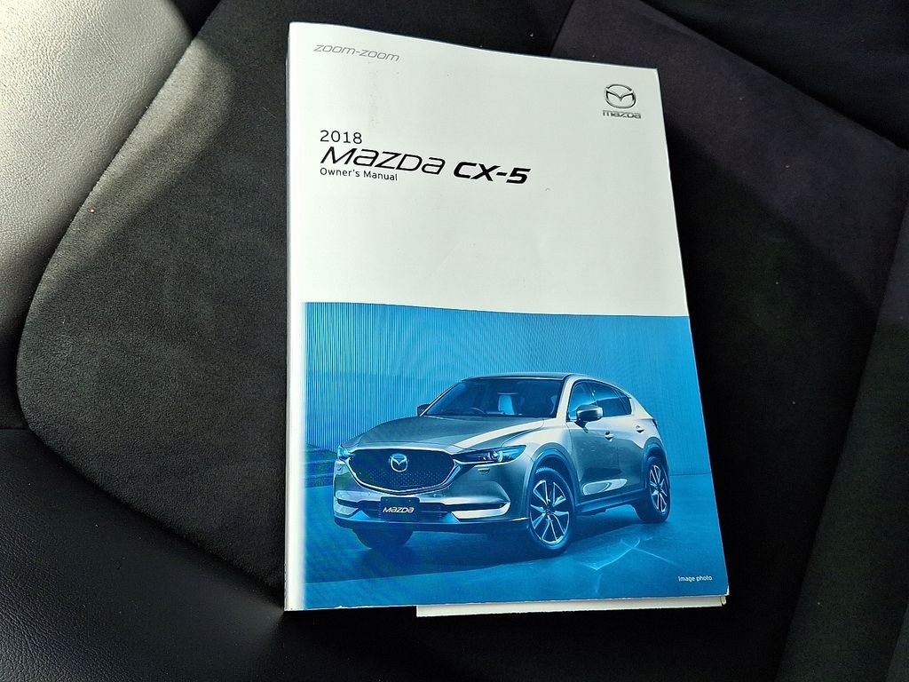 Used 2018 White Mazda Touring image 27