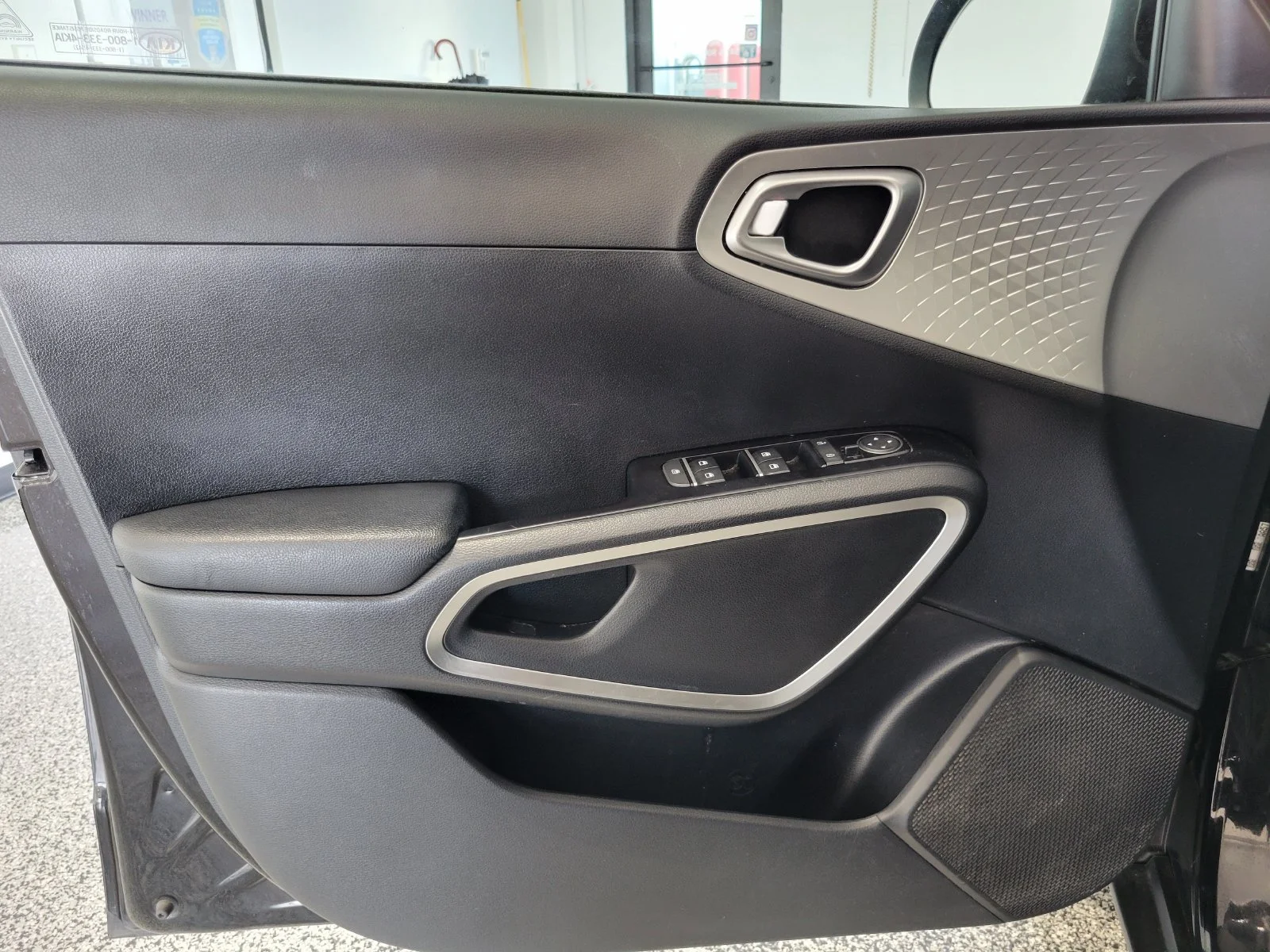 Used 2022 Black Kia LX image 6