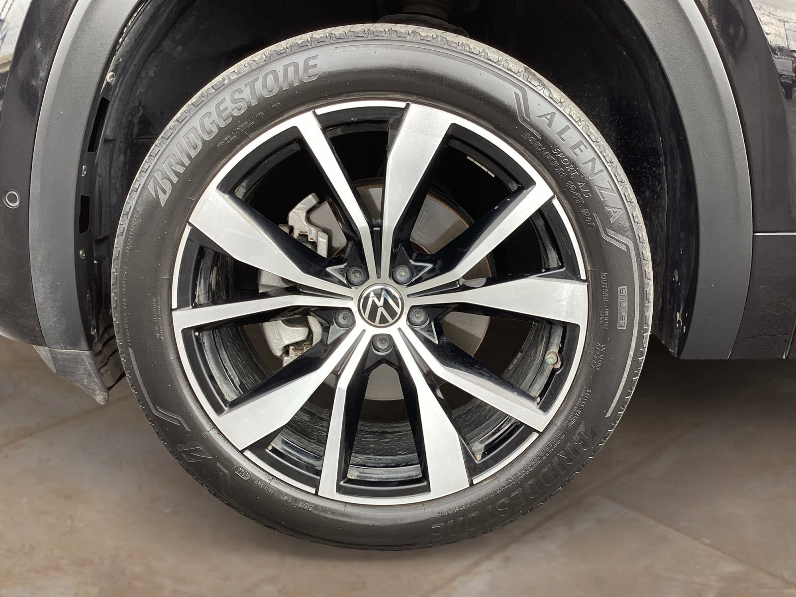 Used 2024 Black Volkswagen 2.0T SEL Premium R-Line image 33