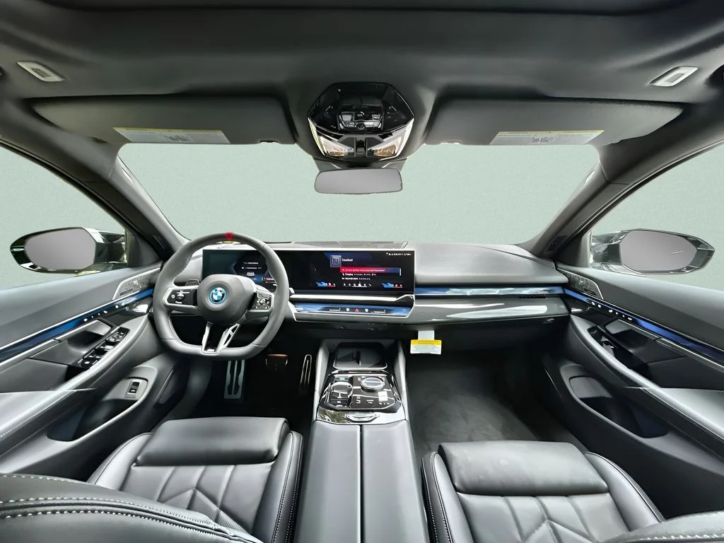 2025 BMW i5 M60 - Photo 25