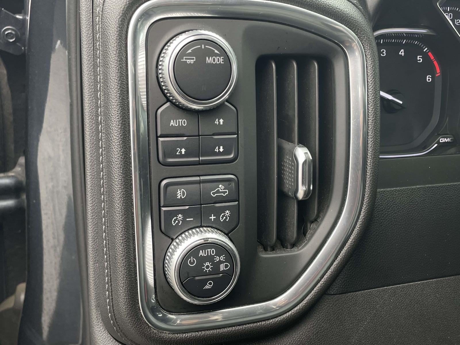 Used 2020 Dark Sky Metallic GMC SLT image 12