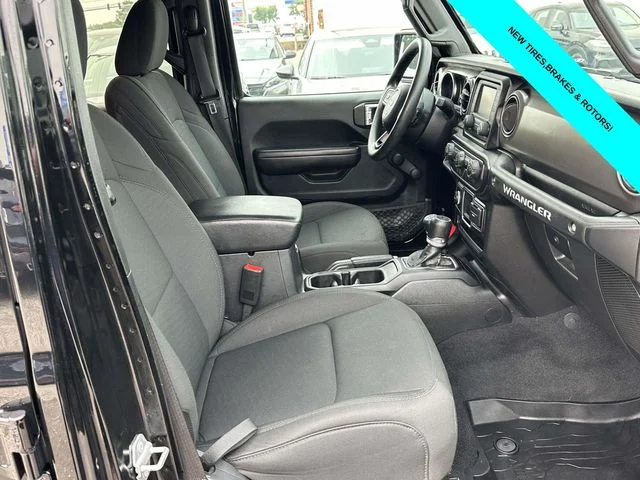 Used 2020 Black Jeep Unlimited Sport image 13