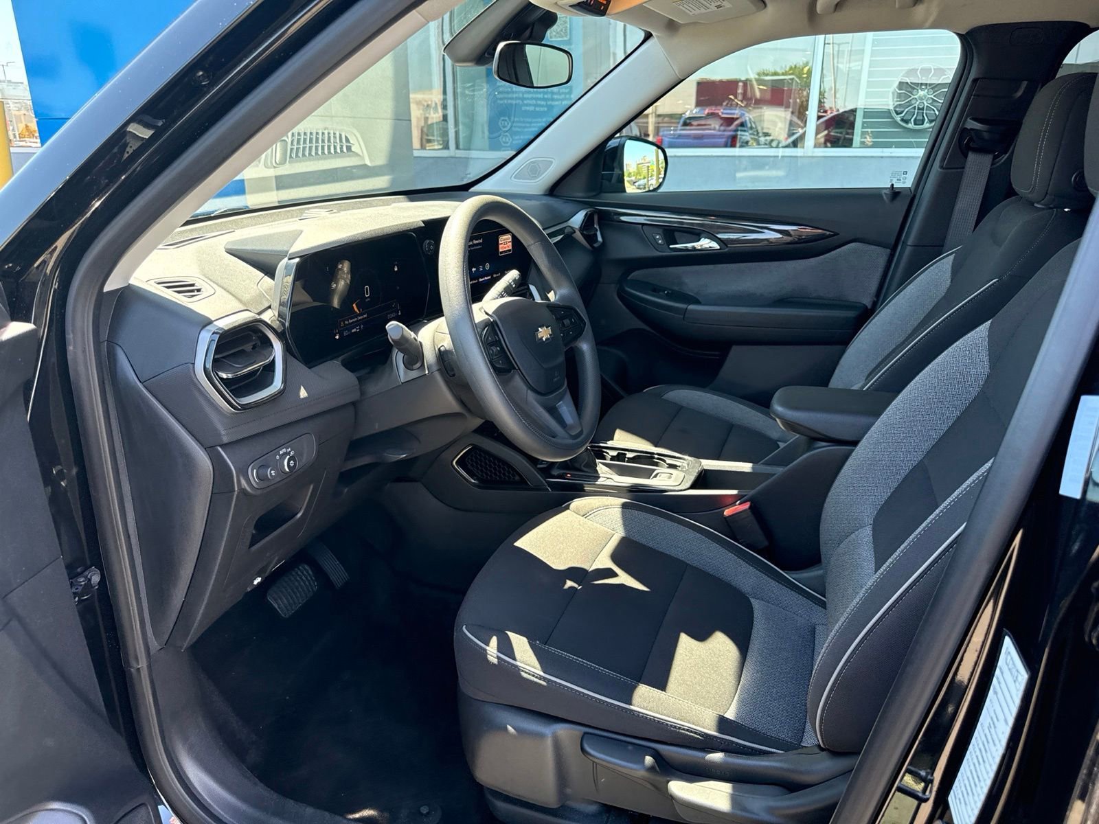 Used 2025 Mosaic Black Metallic Chevrolet LT image 20