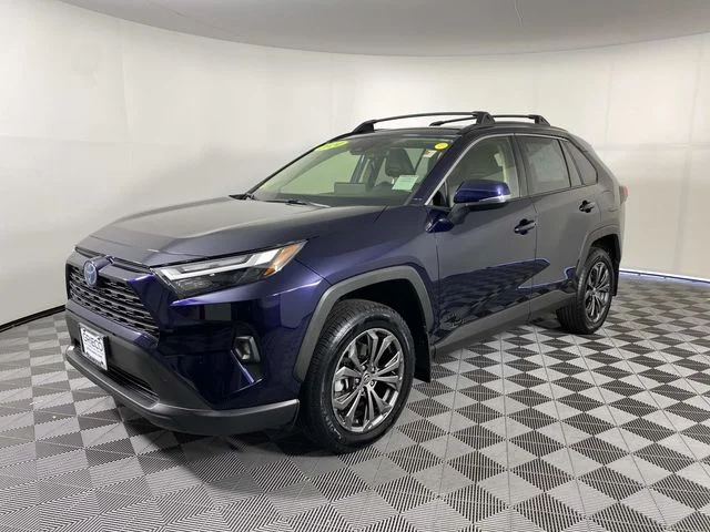 Used 2024 Blue Toyota XLE Premium image 4
