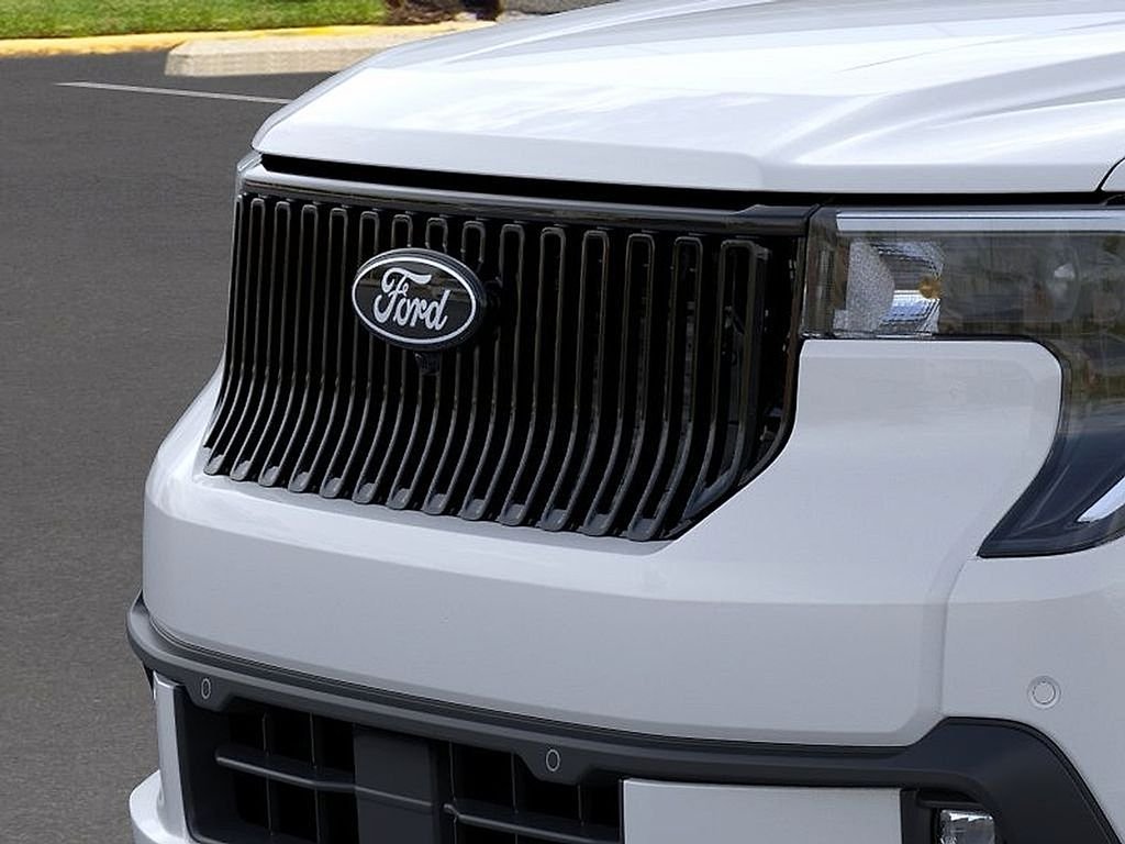 New 2025 Oxford White Ford Lobo™ image 18