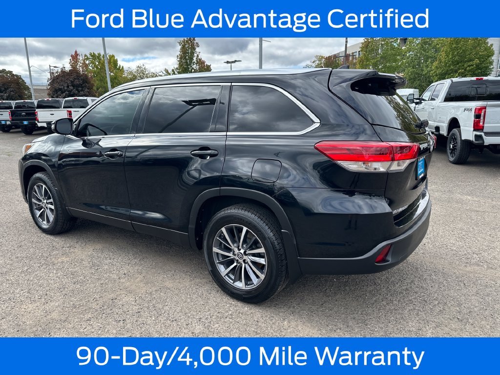 Used 2019 Black Toyota XLE image 5